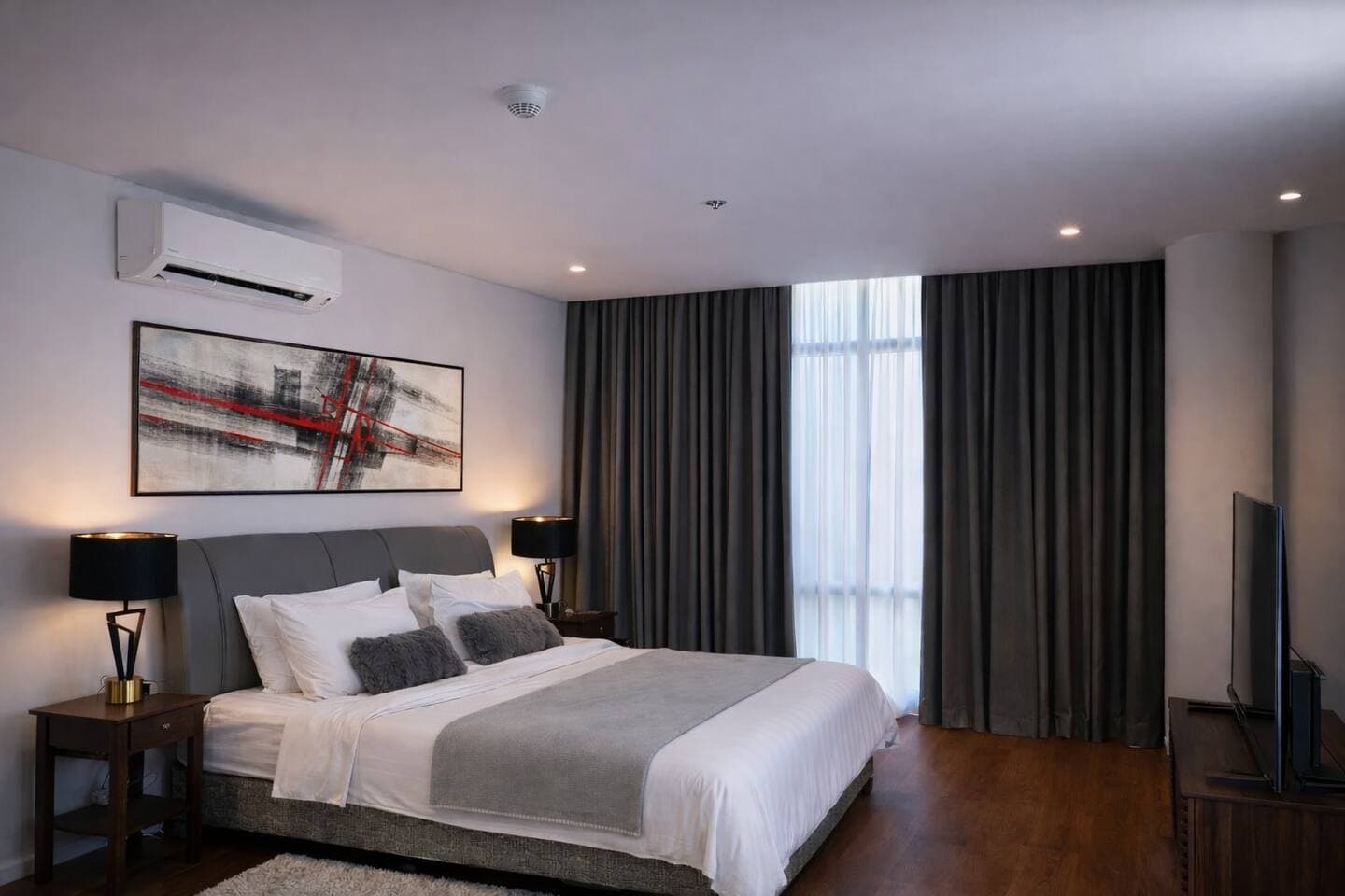 Luxury 2BR Penthouse w/ Sea View + Resort Access image 9