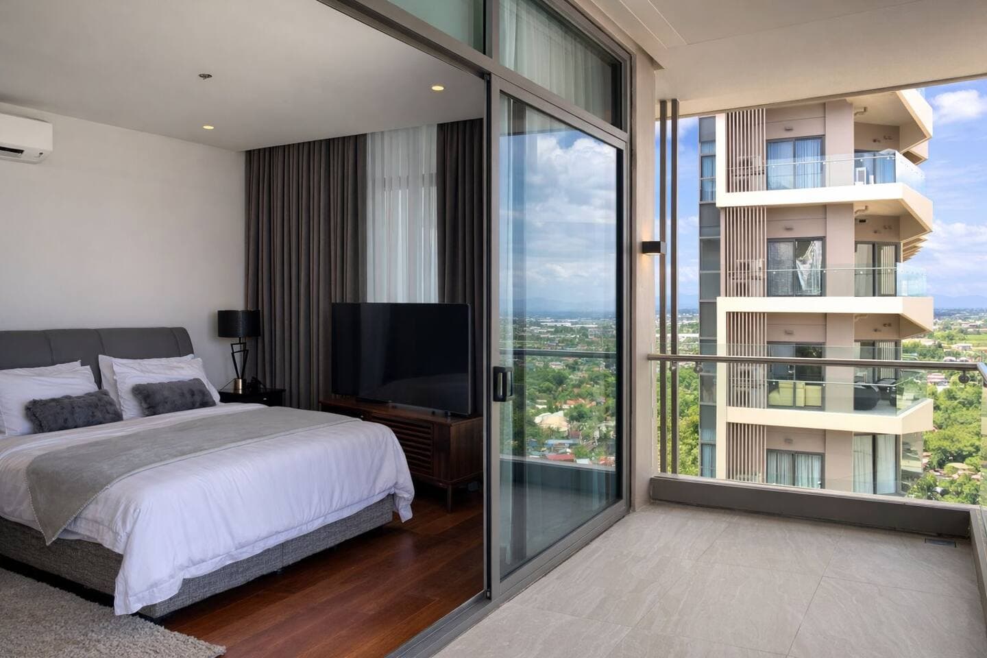 Luxury 2BR Penthouse w/ Sea View + Resort Access image 1