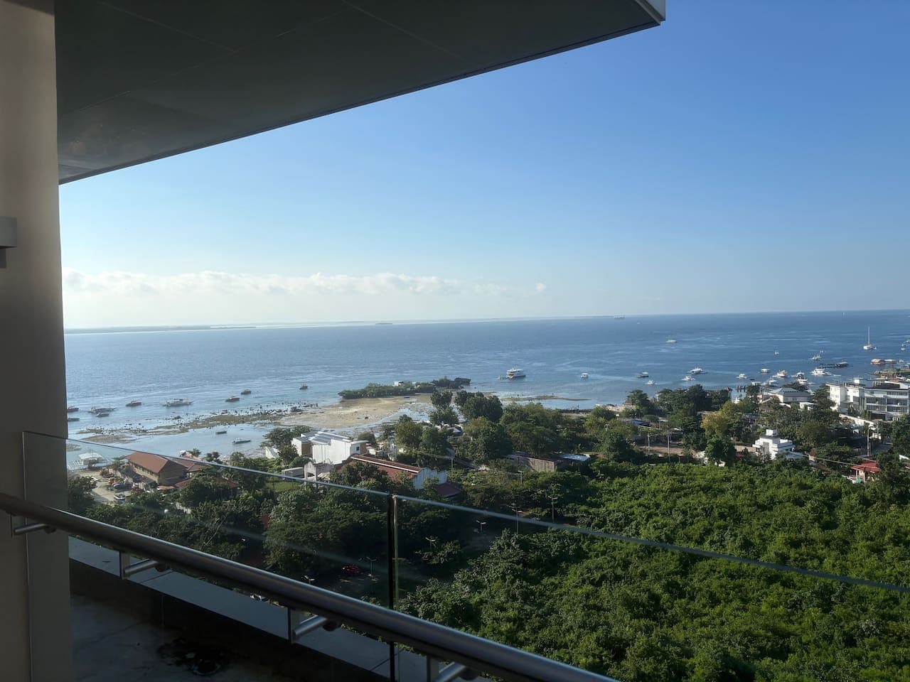 Luxury 2BR Penthouse w/ Sea View + Resort Access image 10